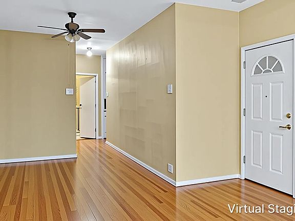 3rd image of 3018 W Gunnison St
