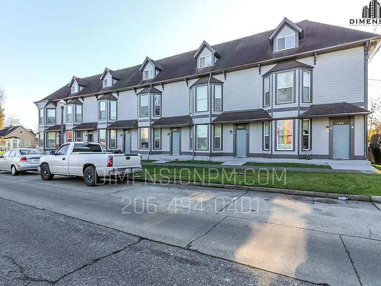 Turn of Century Apartments 1 and 3 bedrooms — Photo 13