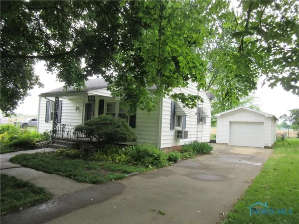 660 Rice St, Elmore, OH 43416