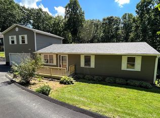 394 Oak Grove Way, Bluefield, VA 24605