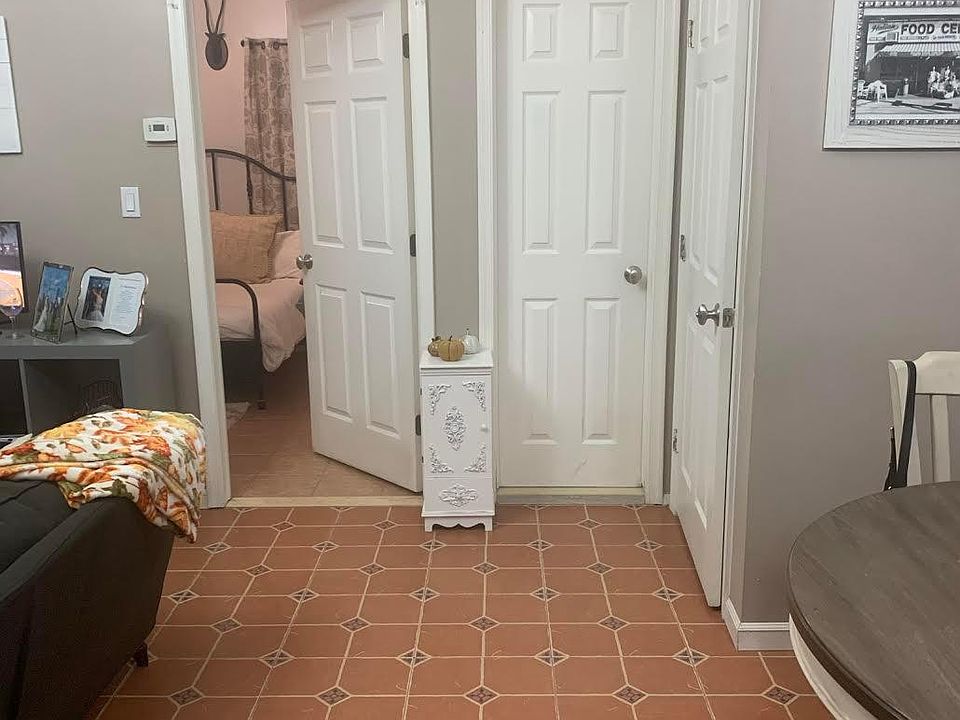 1st image of 37 Dell Ct
