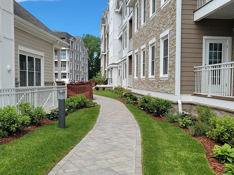 320 Middlesex Ave #B303 — Photo 59