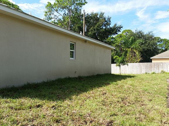 4th image of 1040 Commerce Rd SE