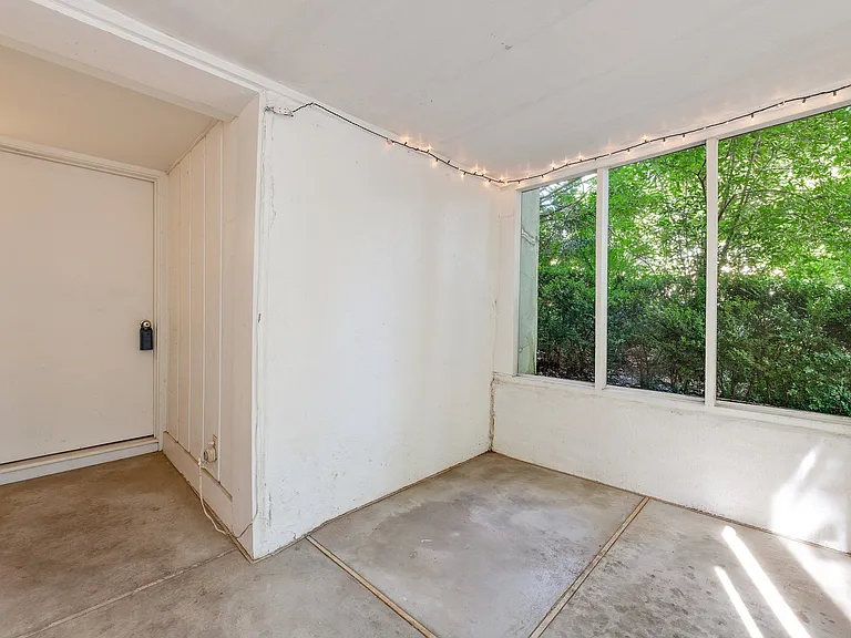1501 West 9th Street — Photo 18