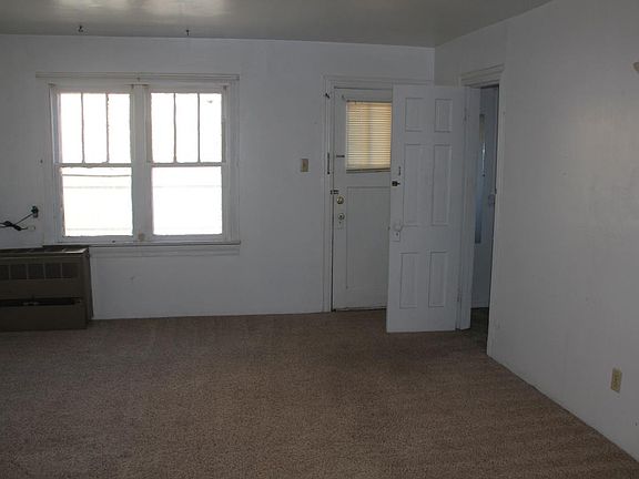 bedroom/living room
