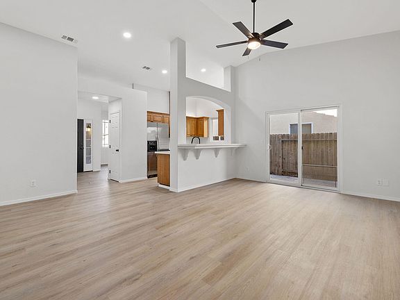 4th image of 135 Headwaters Road