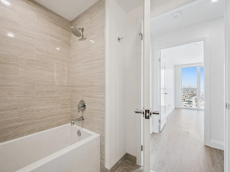 410 Westhaven St — Photo 111