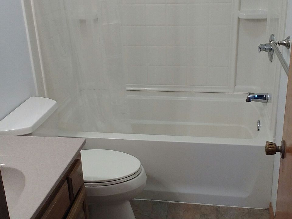 2nd image of 2827 E Bluff Ct