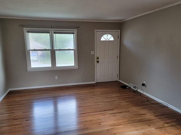 2nd image of 12934 Beacon Ave