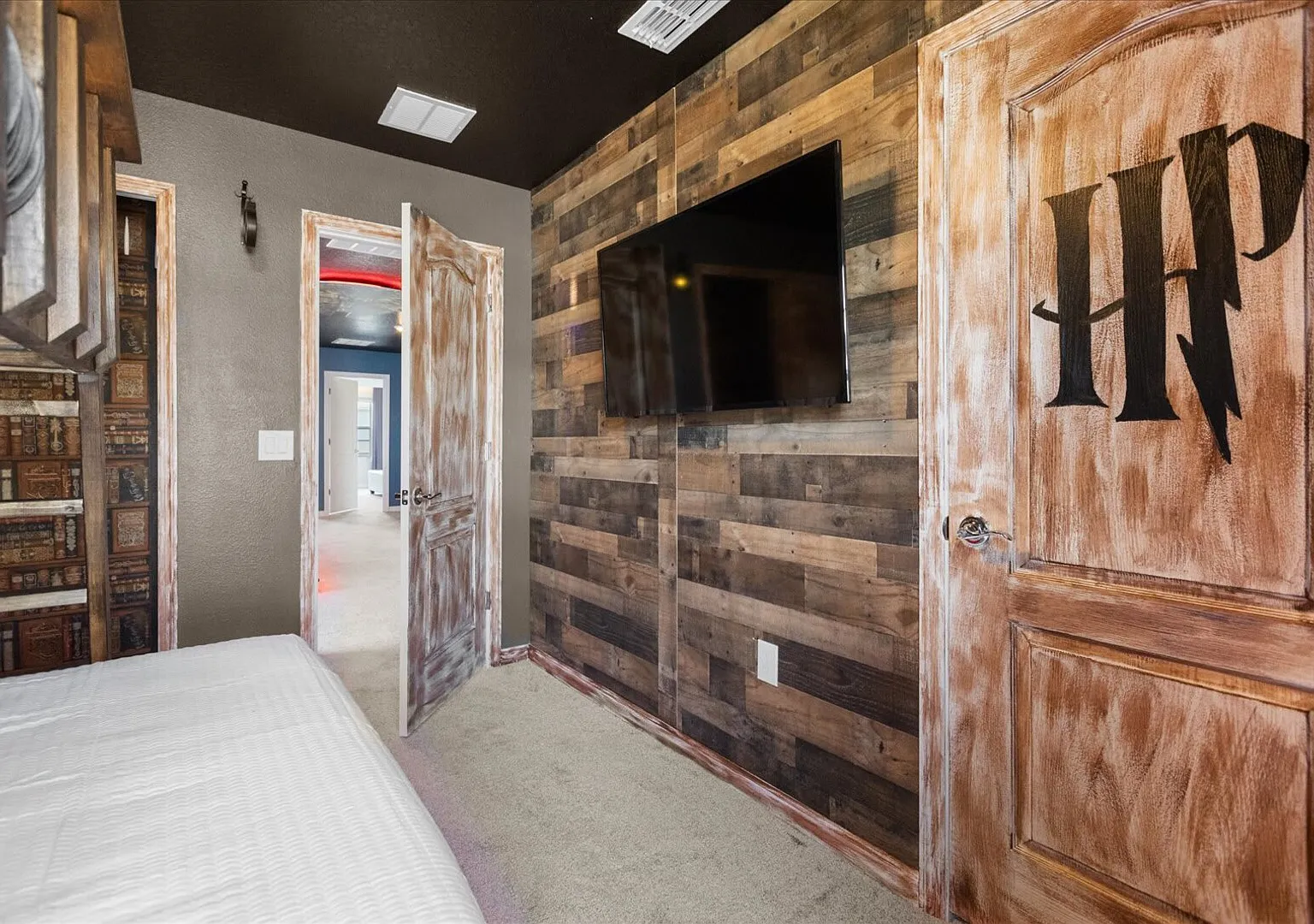 Chic Family Home, Mario Bros, Harry Potter & Pool — Photo 3