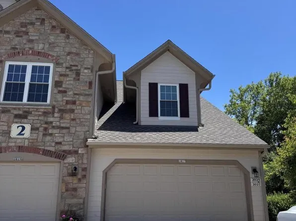 2027 W Vista Bella DRIVE, Oak Creek, WI 53154