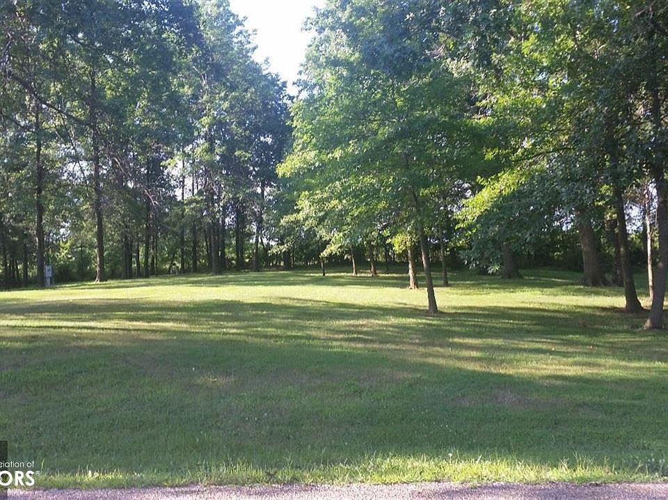 1st image of 17 Country Club Dr