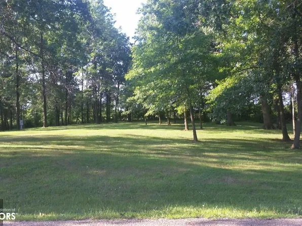 17 Country Club Dr, Bloomfield, IA 52537