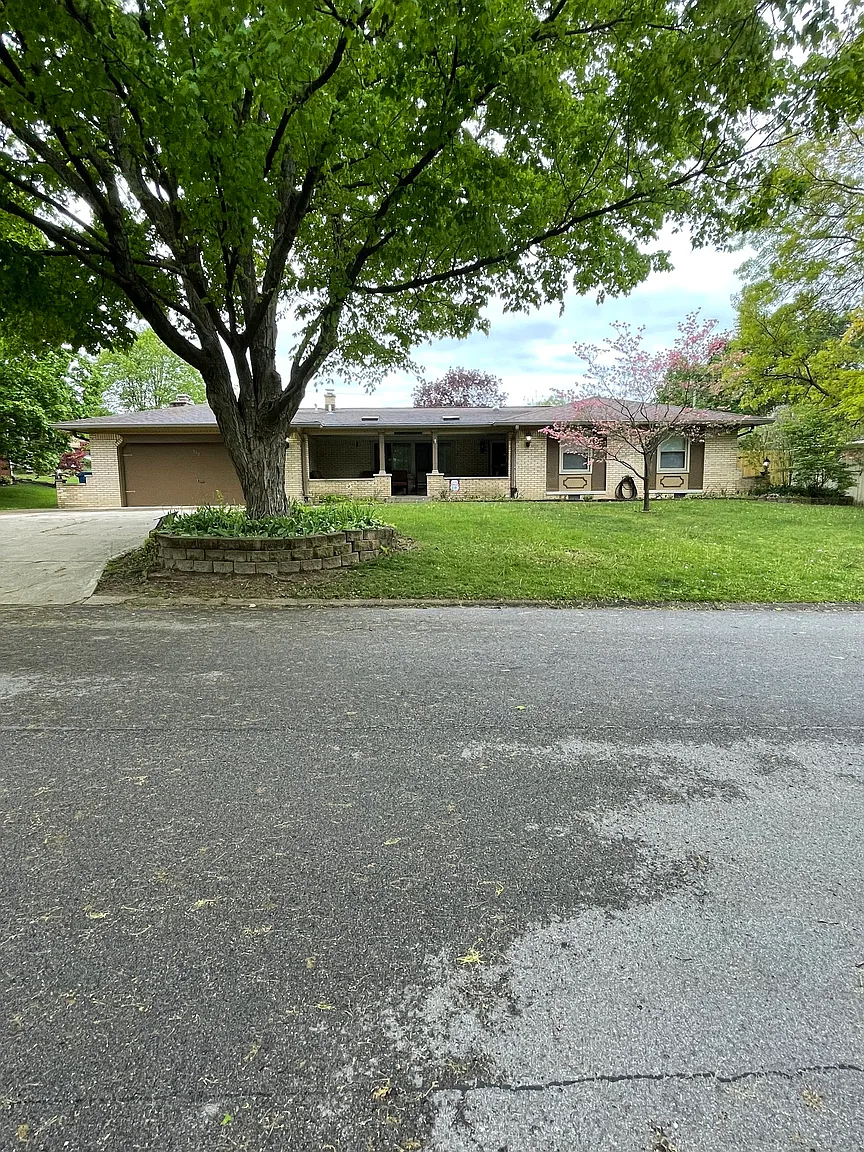 315 W Cragmont Dr photo 1