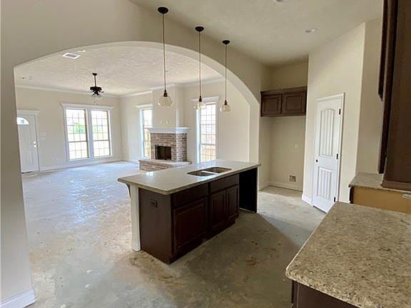 5th image of 918 Dove Chase Ln