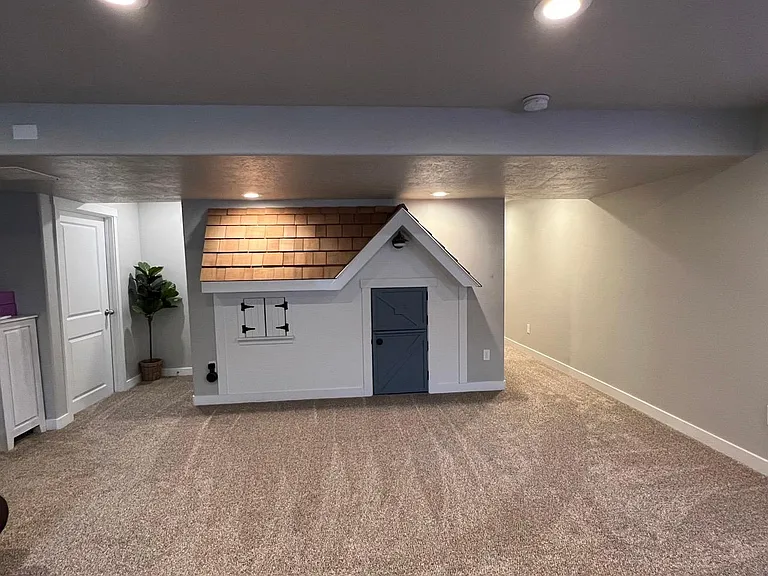 267 E Cordoba Dr — Photo 23