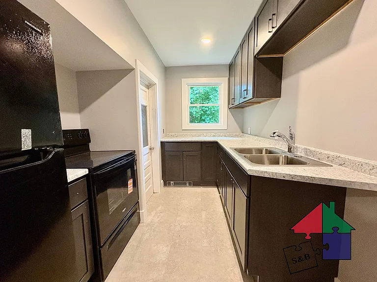 24 Mountain View St — Photo 19