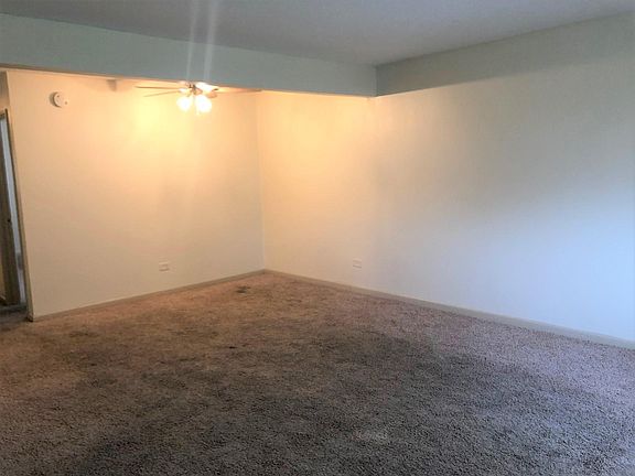 2nd image of 9954 Holly Ln