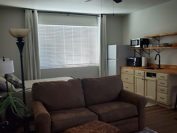 2nd image of 1097 E Whitetail Ct