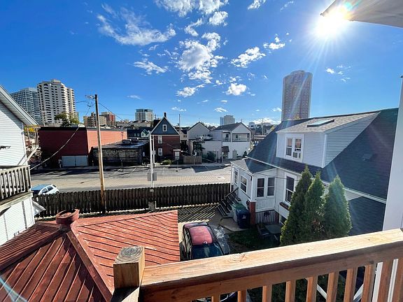 3rd image of 1731 N Warren Ave #1731B