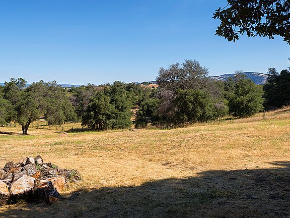4th image of 3208 Eagle Peak Rd