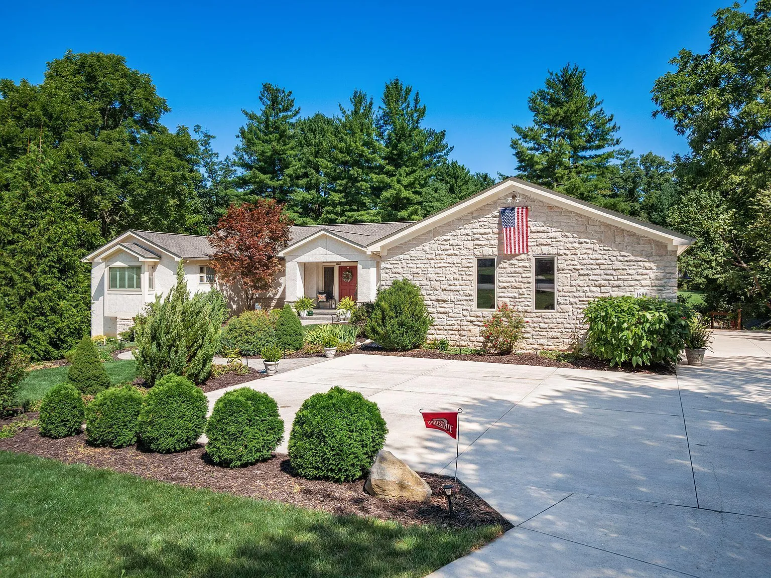1680 Wren Ln photo 1