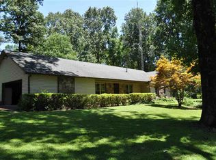 321 Fawn Lake Dr, Millington, TN 38053