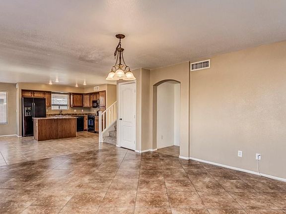 4th image of 3107 S 91st Dr