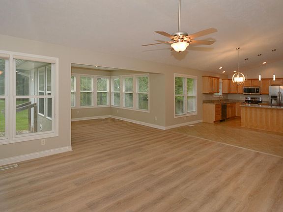 4th image of 1475 Cape Coral Way