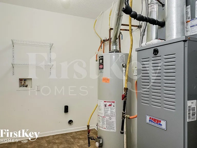 6140 Monteo Dr — Photo 12
