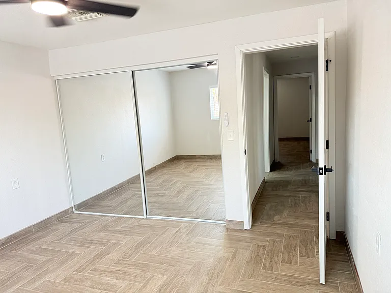 244 E Spring St — Photo 11