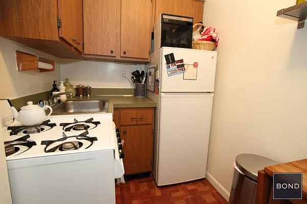 Rented by Bond New York | media 23