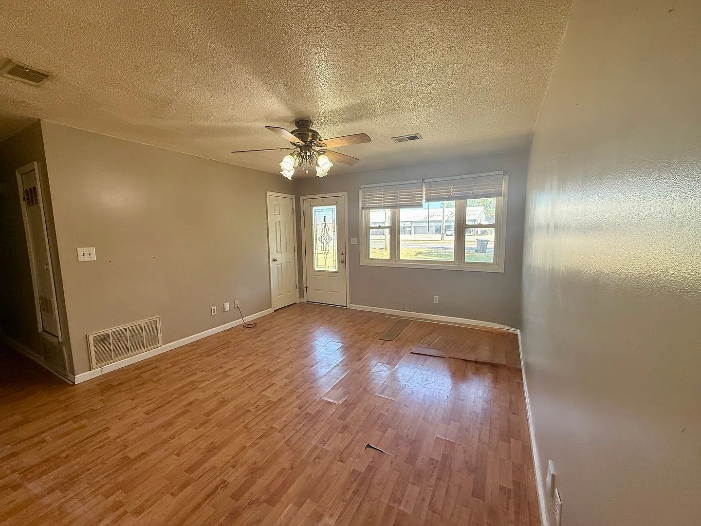 4 bedroom, 1 bath single family home in Jonesboro, AR — Photo 2