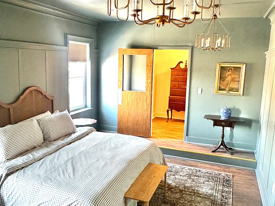 2nd image of 67 Ridge St #2