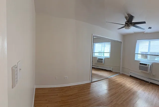 Bedroom (Mirror/Closet doors with shelving)