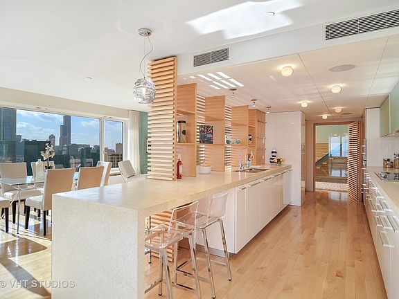 5th image of 161 E Chicago Ave APT 55B
