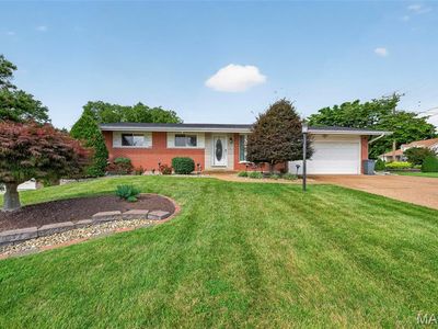 772 Peace Haven Dr, Saint Louis, MO, 63125