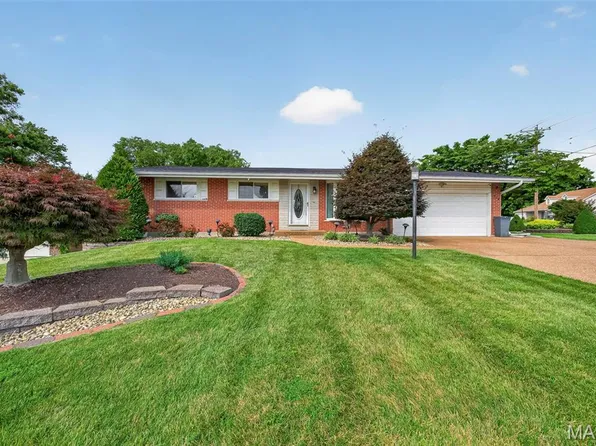 772 Peace Haven Dr, Saint Louis, MO 63125