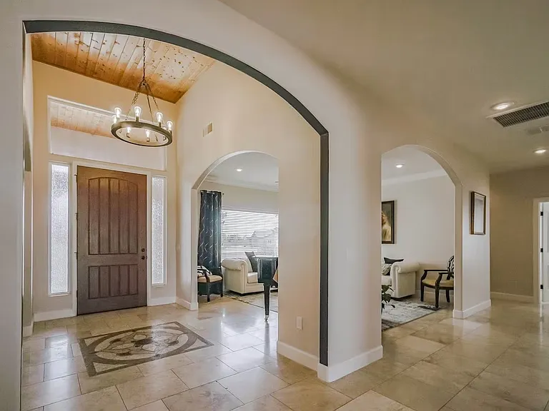 760 E Amber Ridge Rd — Photo 3