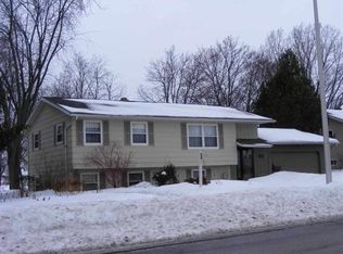 238 South St, Juneau, WI 53039