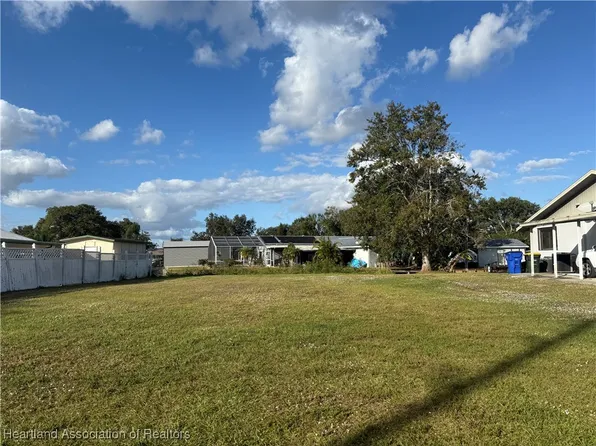 800 Schlosser Rd, Sebring, FL 33875