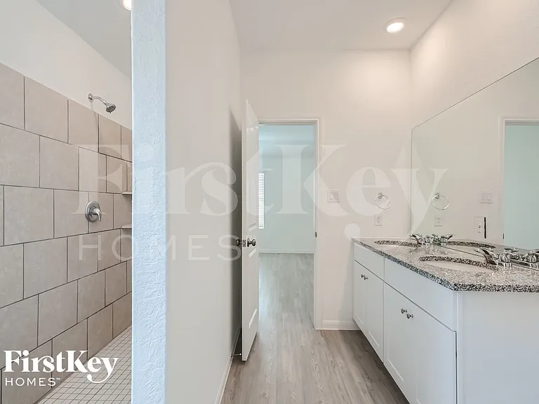 1204 Treehouse Ln — Photo 19