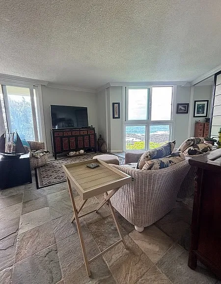 2405 Kalanianaole St #406 — Photo 4