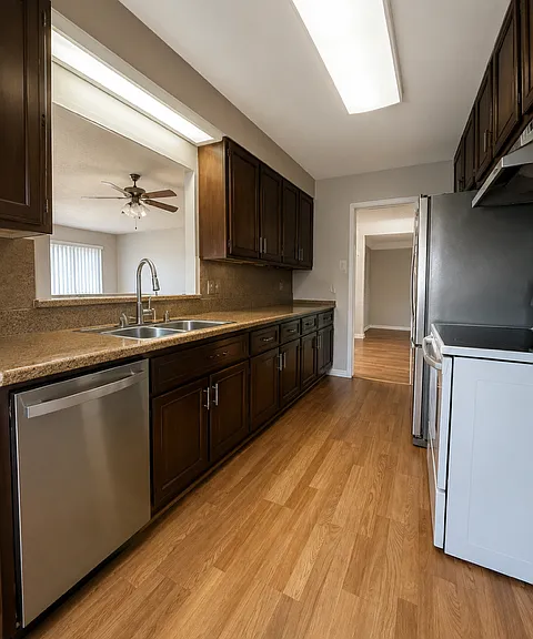 15133 Dickens Ave — Photo 2
