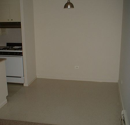 4th image of 5747 N Winthrop Ave APT 205