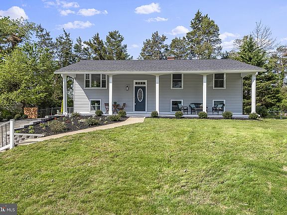 2nd image of 7924 Bayberry Dr