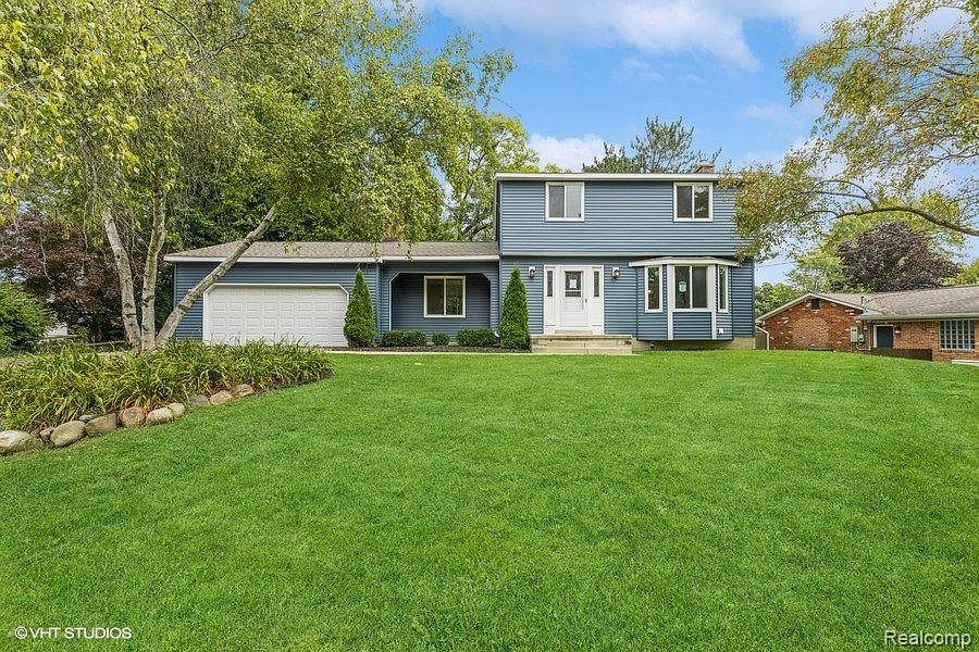 6556 Amy Dr, Clarkston, MI 48348 Zillow