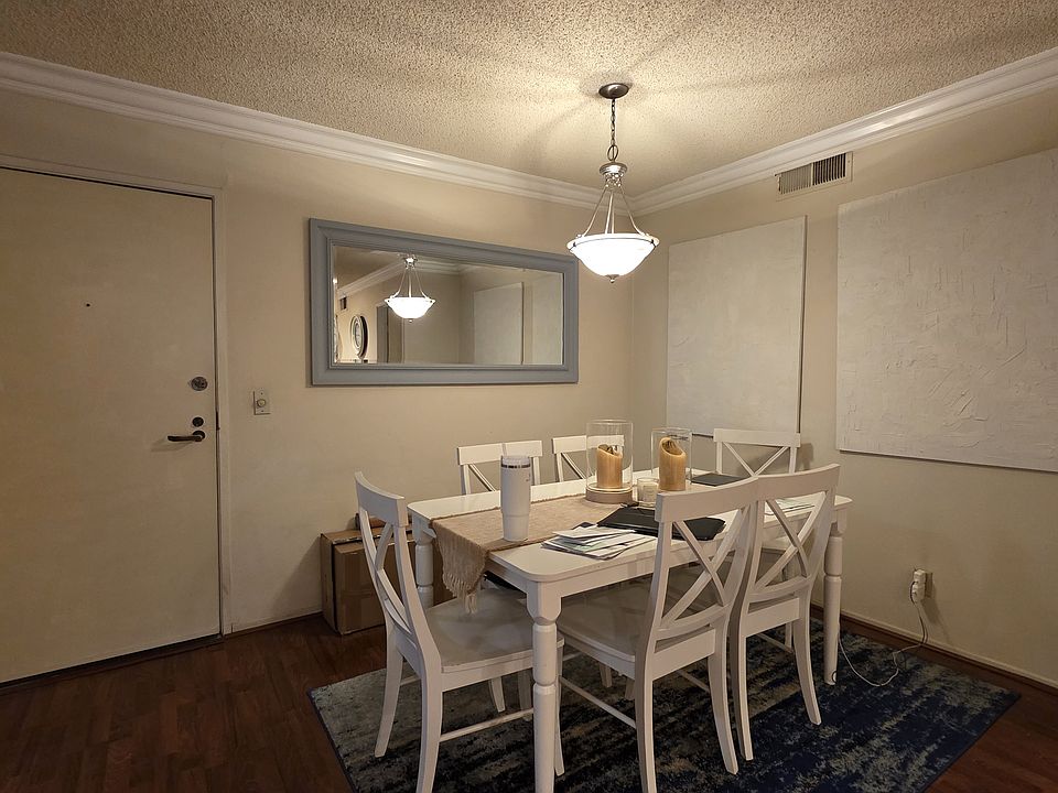 2nd image of 926 2nd St