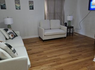 608 1/2 Seymour Ave, Lansing, MI 48933