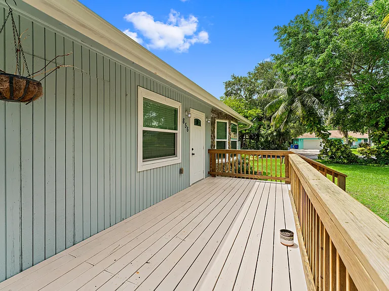 856 SW Rustic Cir — Photo 3